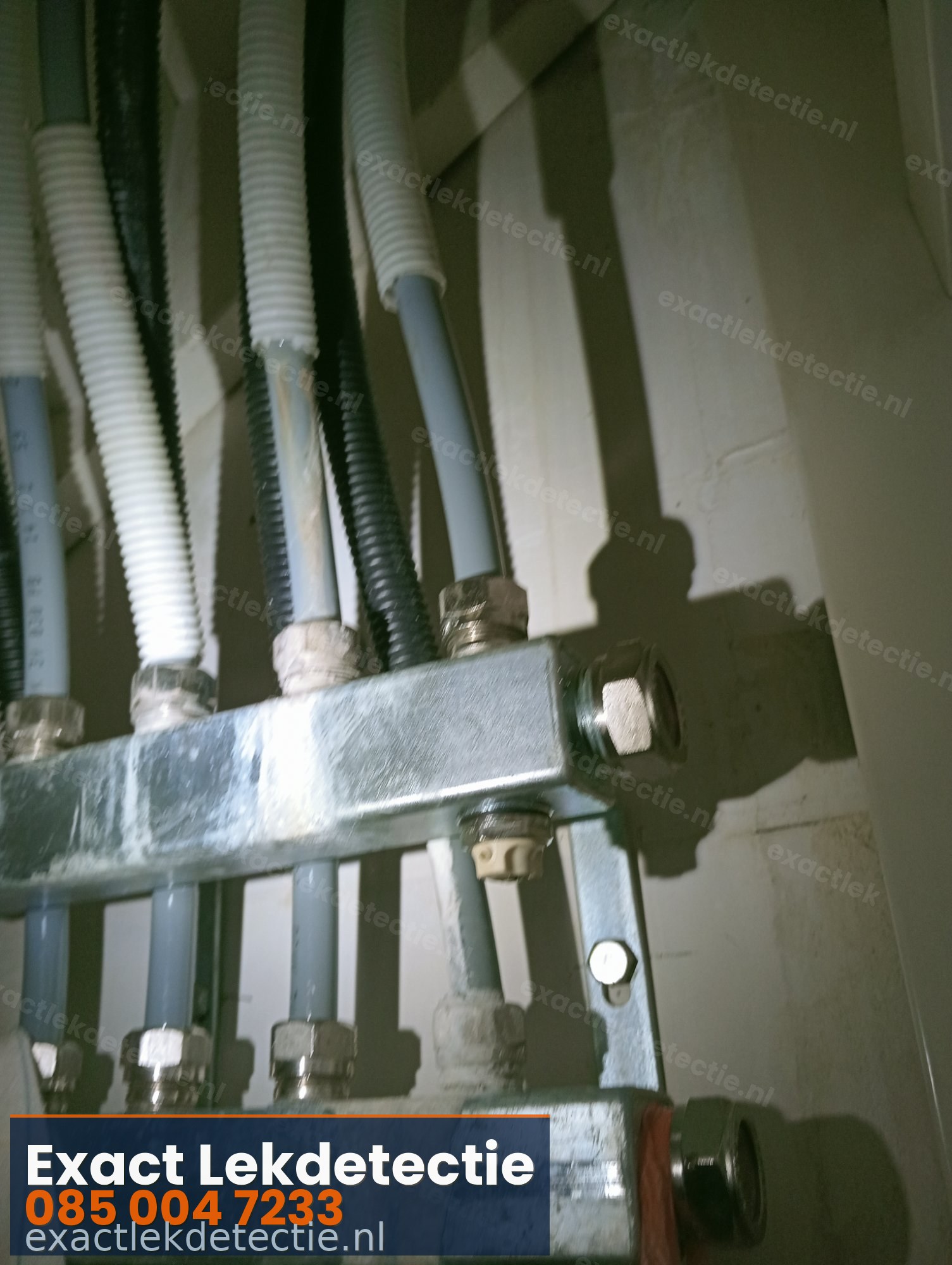 Vloerverwarming verdeler leidingen — lekdetectie CV installatie